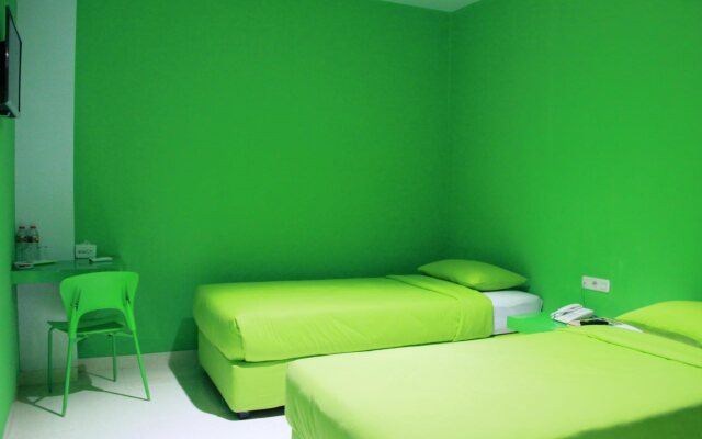 RedDoorz Plus near Pelabuhan Makassar