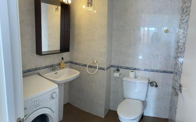 Apartamento con gran terraza cerca de la playa