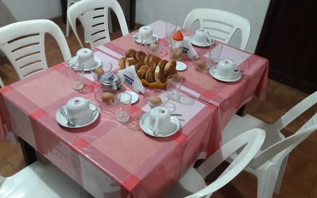Hostal Huella's