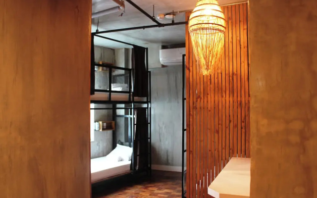 Connector Hostel