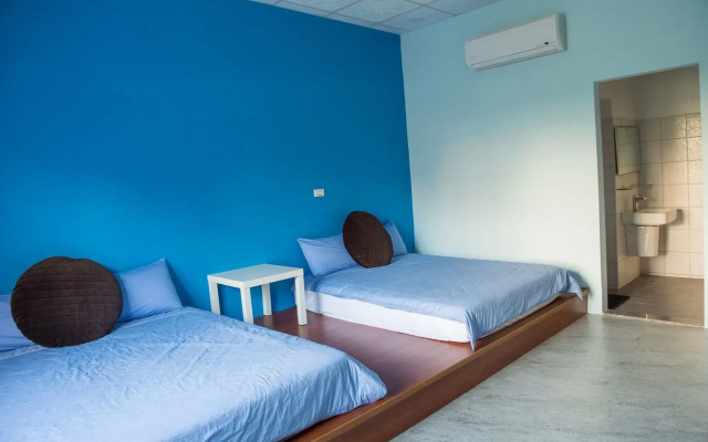 Country Lane Hostel