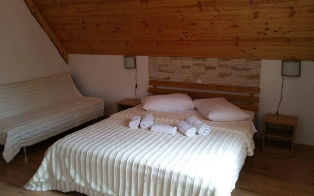 Rustic Inn River 2