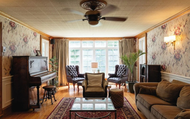 Lee Farm Inn