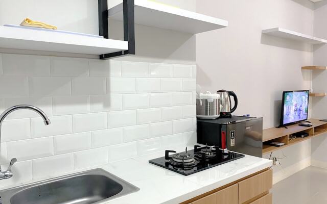 Restful And Well Designed Studio Transpark Juanda Bekasi Timur Apartment