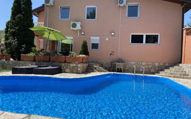 Private Riverside Villa Silvia