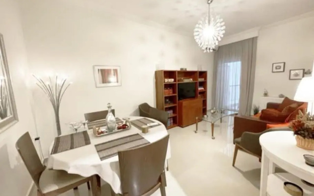 Crimson Suite: 1-Bedroom Apartment In Thessaloniki