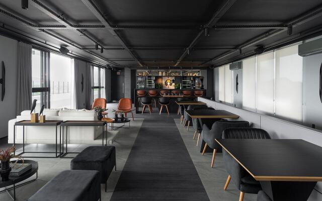 Rooftop com piscina em Jurerê Internacional #JA12