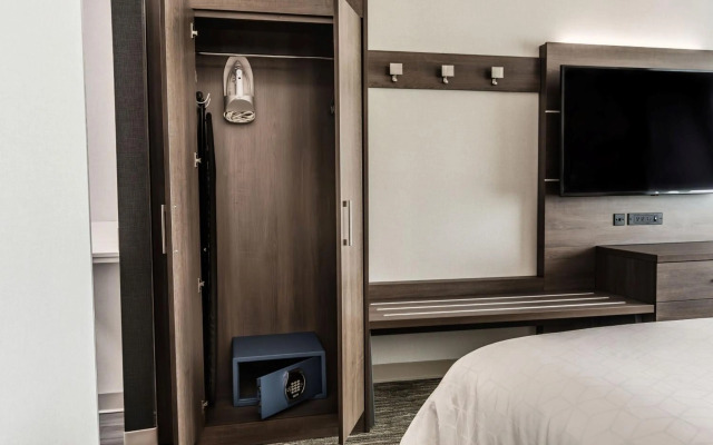 Holiday Inn Express & Suites Welland by IHG