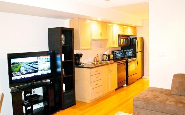Royal Stays Suites - Blue Jays Way