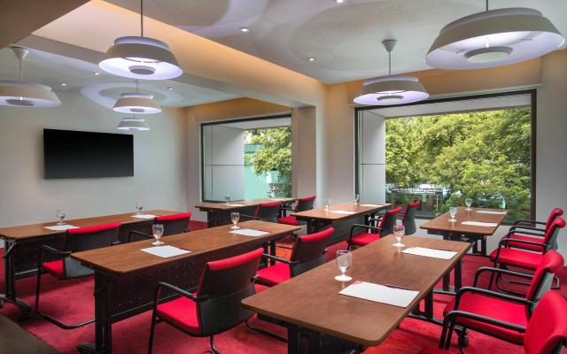 Crowne Plaza Chennai Adyar Park