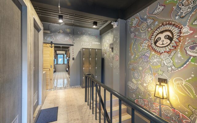 Sloth Hostel Don Mueang