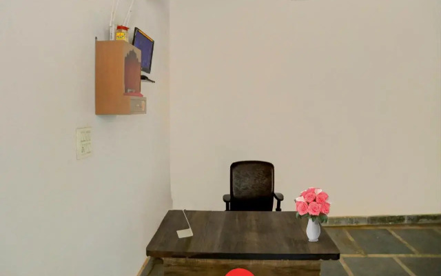 Oyo Flagship 703376 Mk Residency