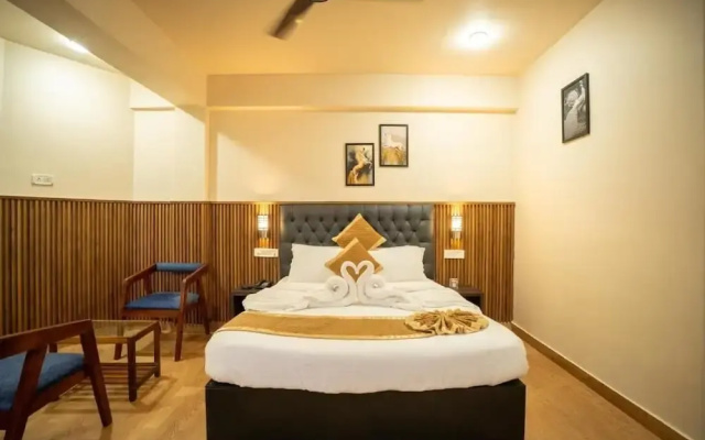 Hotel Mainak