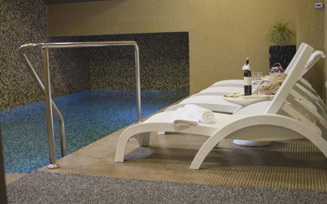 Royal Airport Hotel