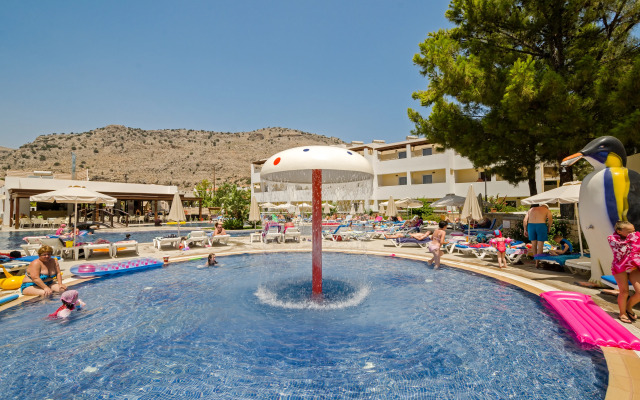 Matina Pefkos ApartHotel