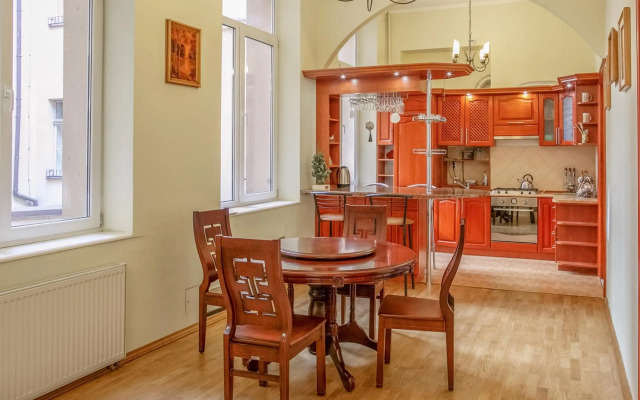 Grand Lviv Apartment I (1 of 3)