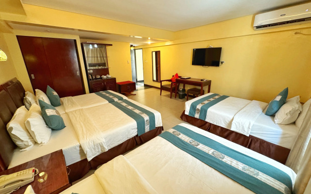 Golden Phoenix Hotel Boracay