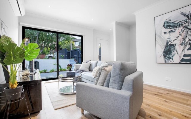 92 Brand New Doncaster Local House