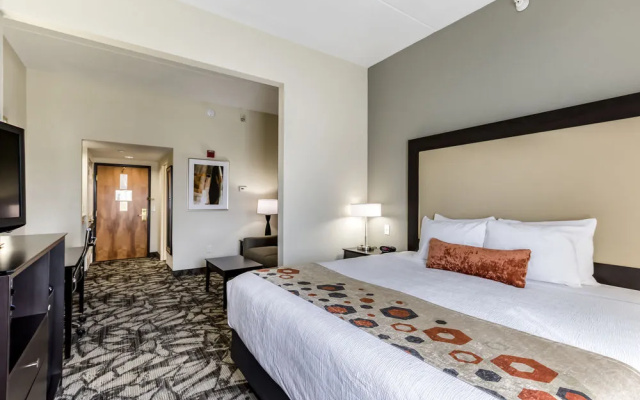 Holiday Inn Express & Suites Cedar Falls - Waterloo by IHG