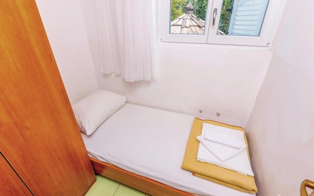 Nice Home in Dramalj With Wifi and 2 Bedrooms