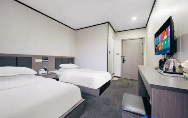 Shaoxing Dongxinyue Hotel (Lu Xun's Hometown Resort Area Bazi Bridge)