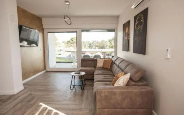 Villa S