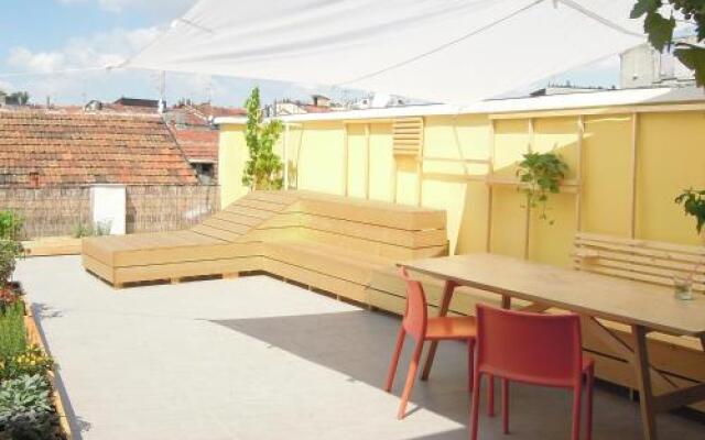 Roof terrace flat