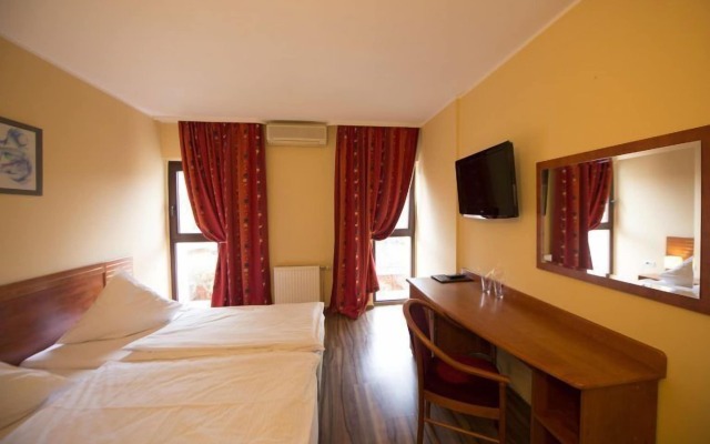 Perla D Oro Hotel