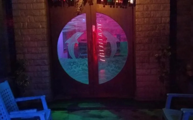 Dolphin Hotel