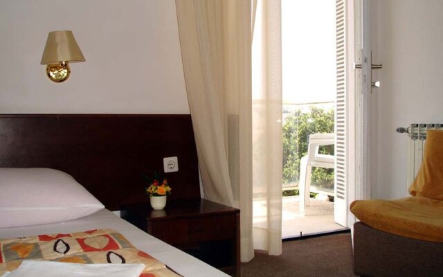 Omisalj Hotel Adriatic