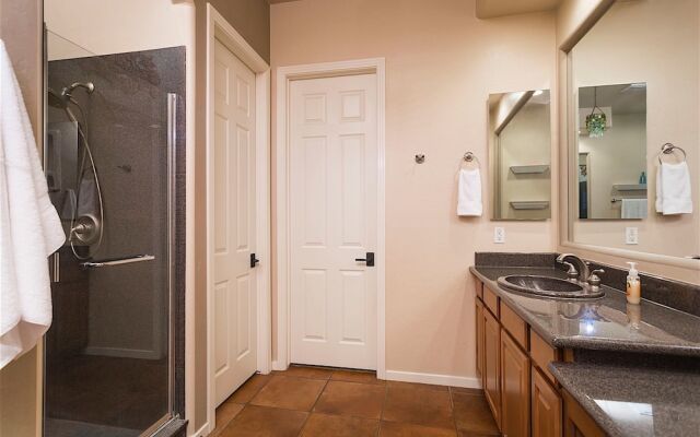 Palm Valley 4 BR by Casago
