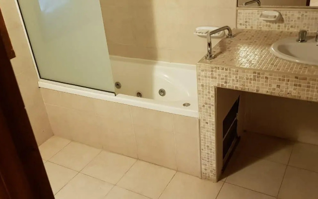 Rey del Bosque Apart Hotel