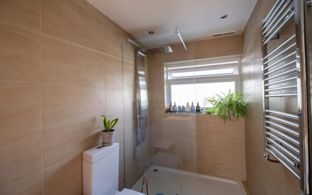 Fantastic 2BD House in the Heart of Dulwich