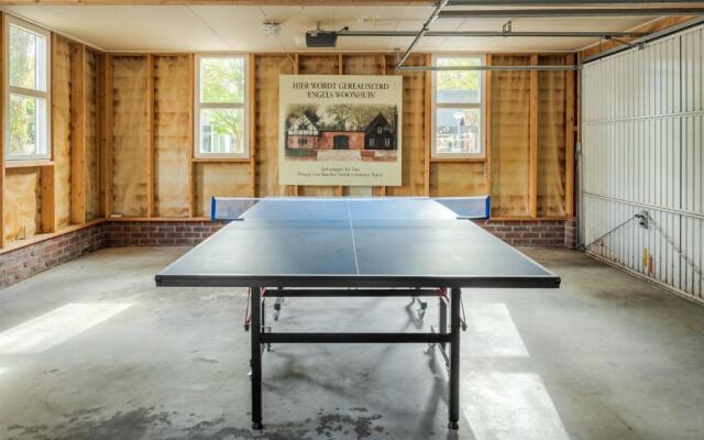 Beautiful English Villa With Hottub