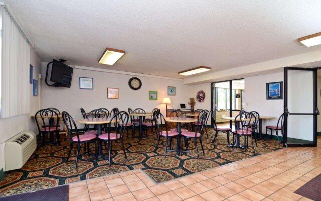 Americas Best Value Inn - Bell Tower