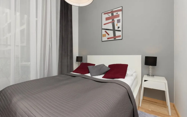 Apartment With Bathub by Renters