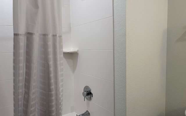 Comfort Suites Cincinnati University - Downtown