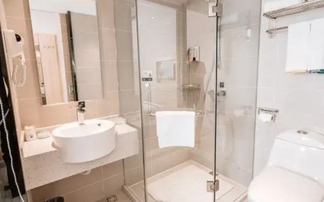 City Comfort Inn Hotel (Kunming South High-Speed Railway Station Baicheng University Town)