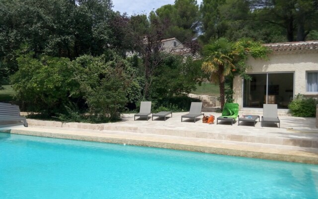 Modern villa in South of France with Swimming Pool