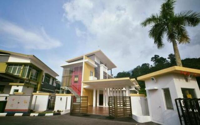 Rafflesia Villa Rainforest Sanctuary 5 Rooms 18 Pax