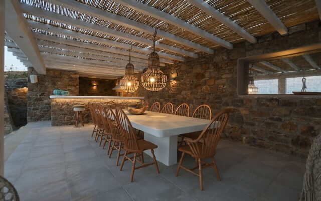 Villa Moonflower