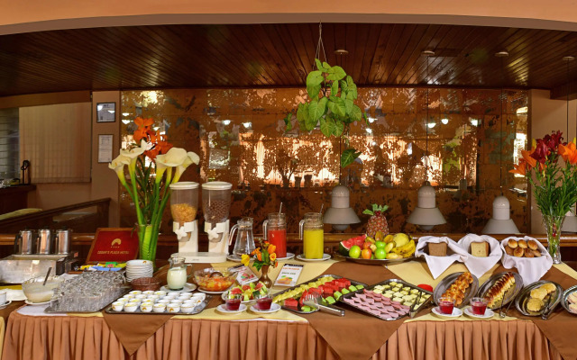 Cesars Plaza Hotel