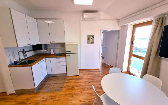 Umag apartment center seafront seaview old town 2
