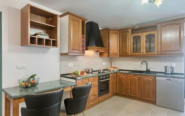 Villa Barbara Comfortable Holiday Residence