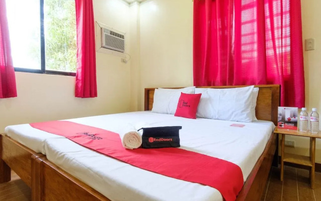 RedDoorz @ Poblacion 6 Coron