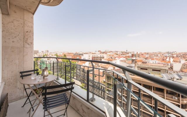 Luxurius Apartment with Huge Balcony at Plaza de España