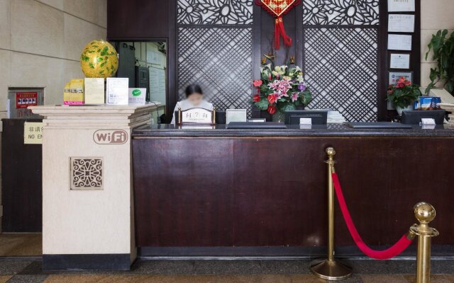 Warmyes Business Hotel