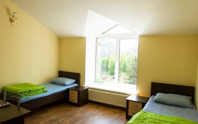 Check Inn Hotel&Hostel