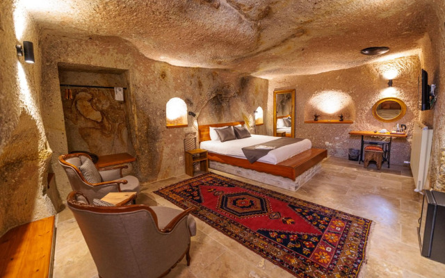 Canyon Cave Hotel