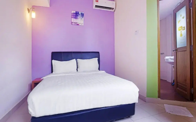 Hotel Night Queen salak Tinggi